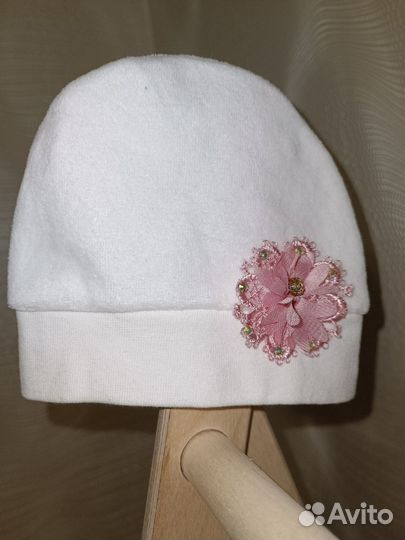 Комбинезон с юбкой, шапкой на девочку новый 0-3мес