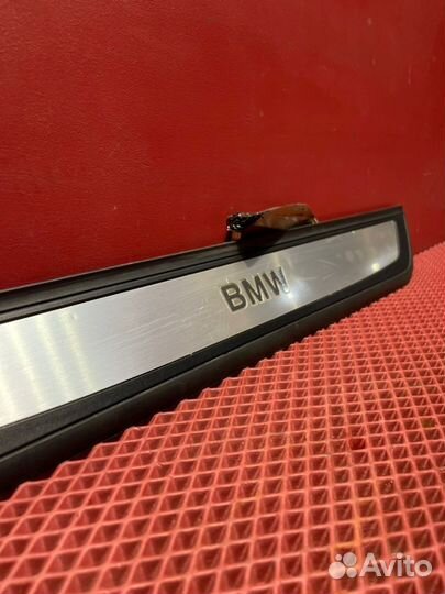 Накладка на порог салона передняя левая Bmw