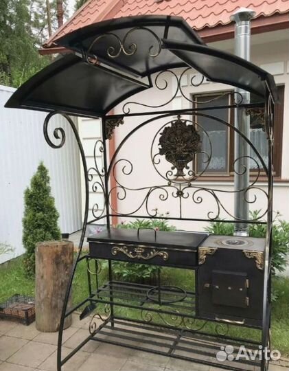 Мангал с крышей