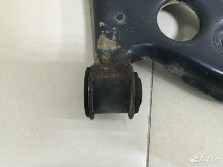 Рычаг передний нижний правый Volkswagen Tiguan 5N2