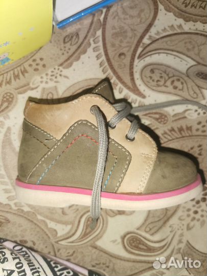 Отдам бесплатно осенние и зимние ботиночки р 20-21