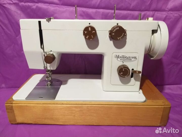 Швейная машина Чайка 143
