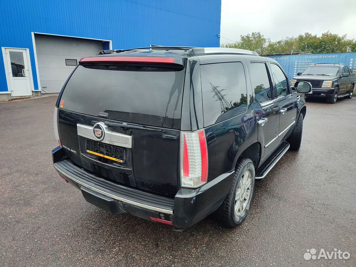 В разборе Cadillac Escalade III GMT900 (2007-2014)