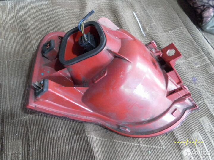 Фонарь правый VW Passat B6 универсал