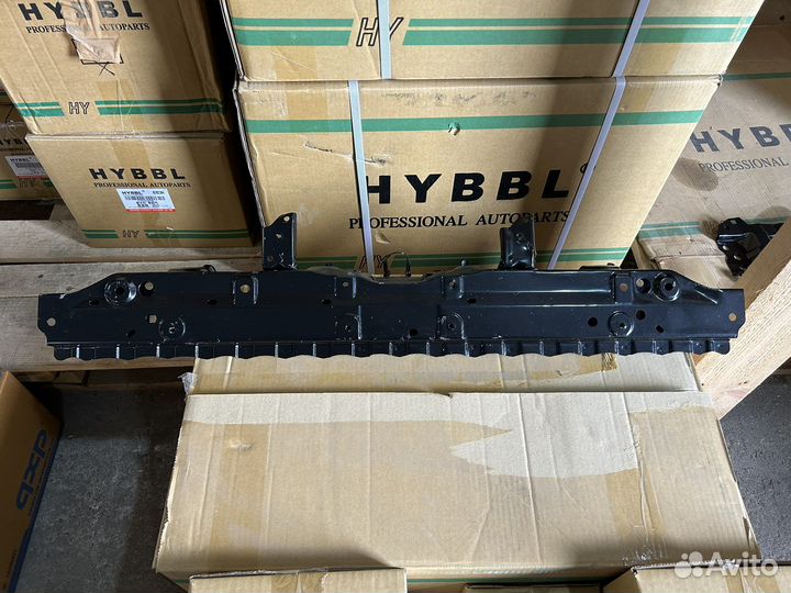 Планка верхняя телевизора на toyota camry 70, 75