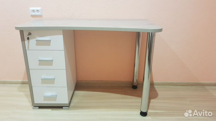 Письменный стол для школьника бу