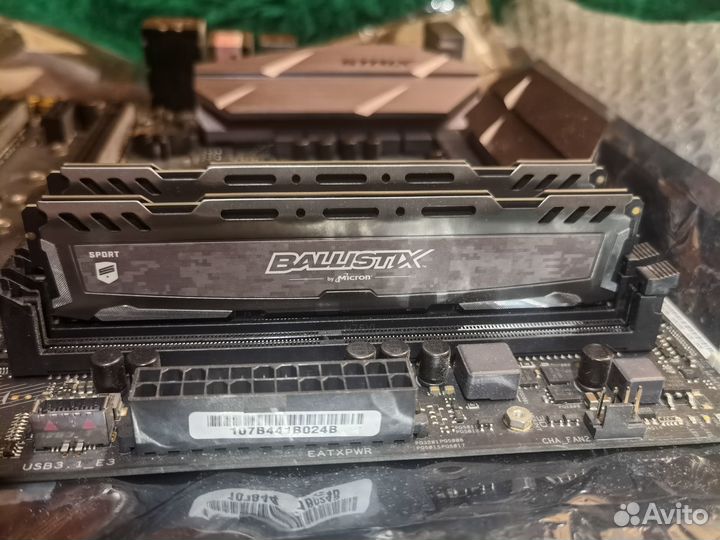 Asus Strix Z270G Gaming+7700K+32GB RAM+256 SSD