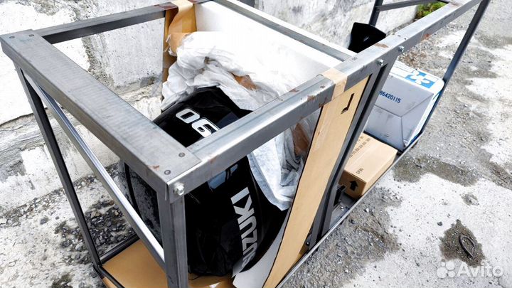 Мотор лодочный Suzuki DF90ATX черный в наличии