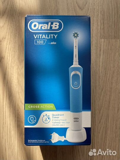 Электрическая зубная щетка oral b новая