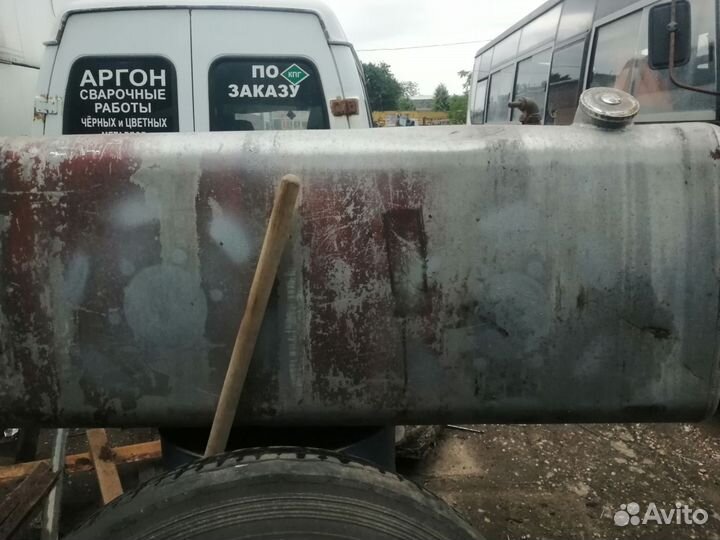 Топливный бак 700 литров