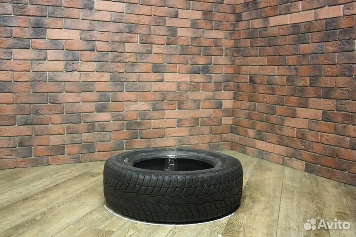 Hankook Winter I'Cept iZ 2 W616 215/65 R16