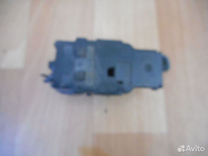 Ручка двери внутренняя левая Nissan Primera P10 (1