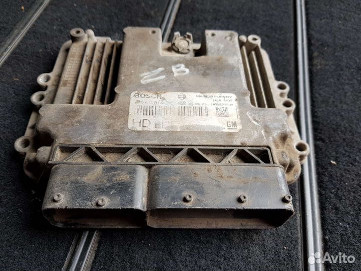 Блок управления двигателем Zafira 1.9