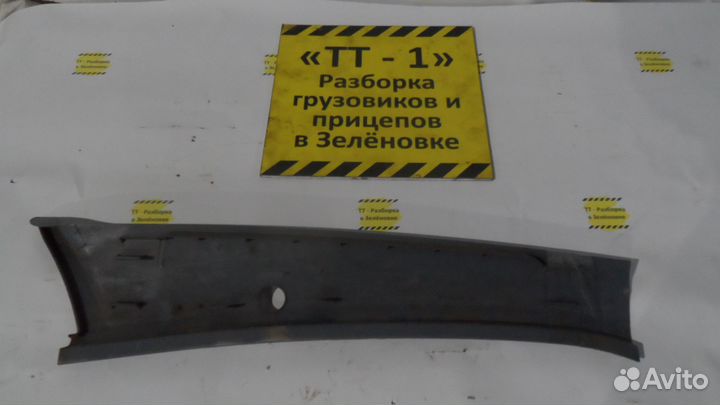 Накладка лобового стекла левая mersedes 827397