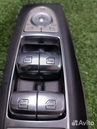 Блок управления стеклоподъемниками передний левый