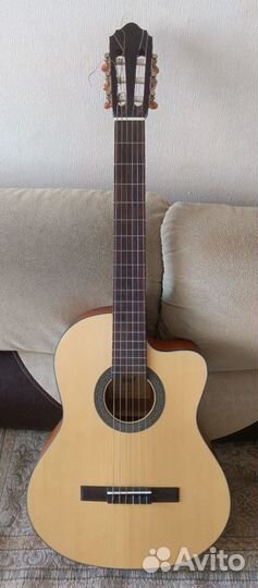 Классическая гитара Cort