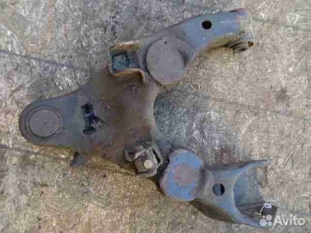 Рычаг передний левый нижний Toyota Land Cruiser 6