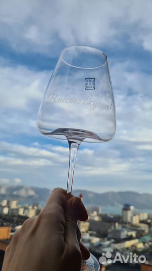 Лазерная гравировка на коже стекле