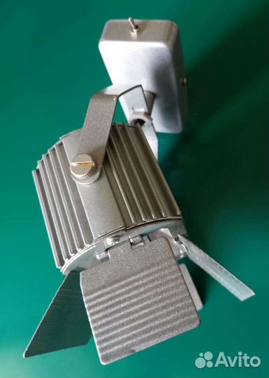 Прожектор галогеновый