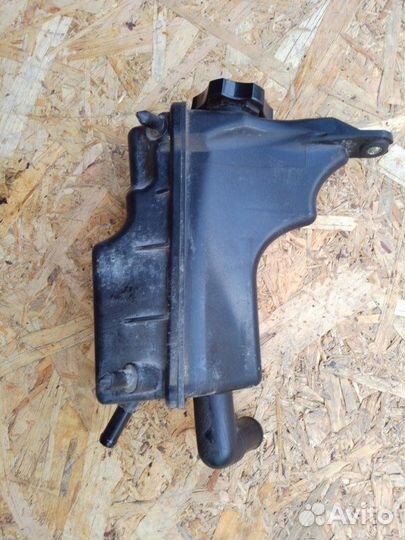 Бачок гидроусилителя руля Opel Astra J седан 1.6