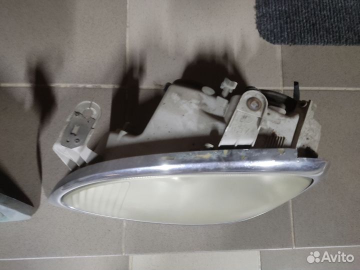 Фары Волга 31105