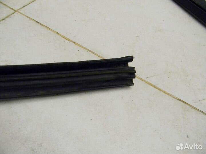 Уплотнитель (внутри) Focus I 1998-2004