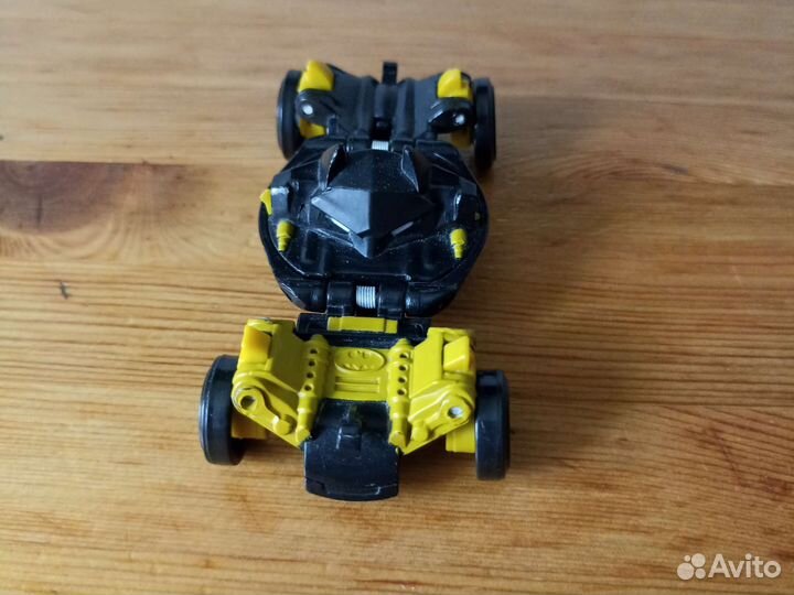 Автомобиль трансформер из серии Hotwheels