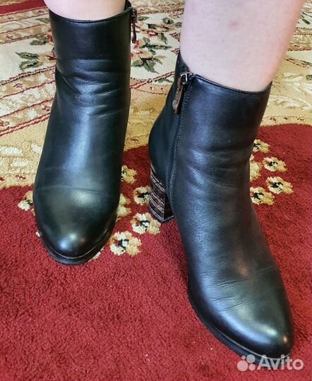 Женские демисезонные кожаные ботильоны 37 размер