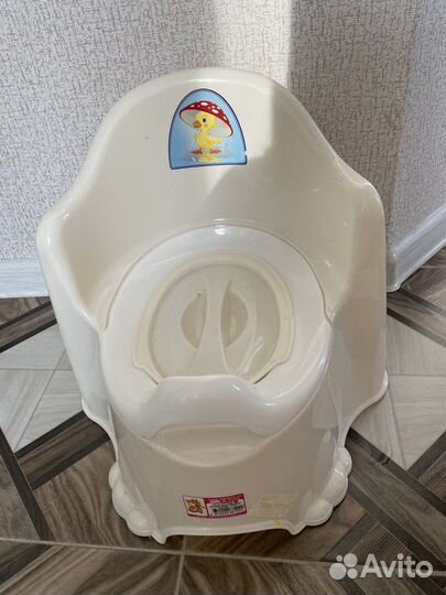 Горшок и слюнявчик