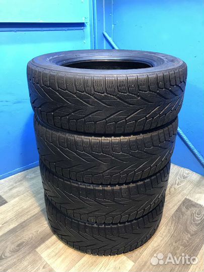 Nokian Tyres Hakkapeliitta R2 SUV 215/65 R16