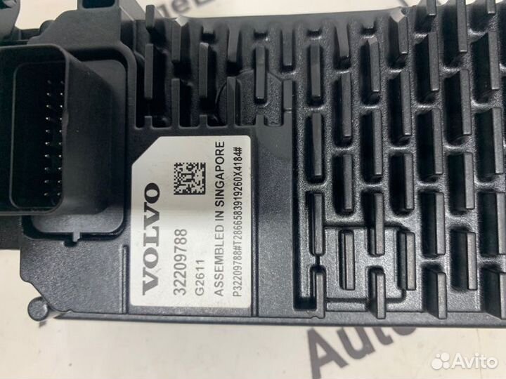 Камера переднего вида Volvo S90 II B4204T31 2019