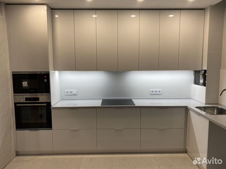 Кухня с фасадами Rehau на заказ под размер