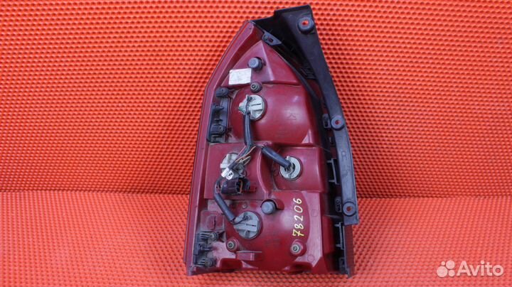 Фонарь задний правый Hyundai Tucson JM D4EA 92402