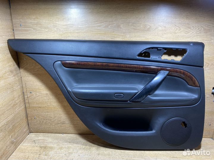 Обшивка задняя левая Skoda Superb 1 79142