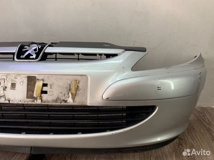 Бампер передний Peugeot 307 универсал 2004