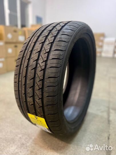 Roadmarch Prime UHP 08 255/45 R20