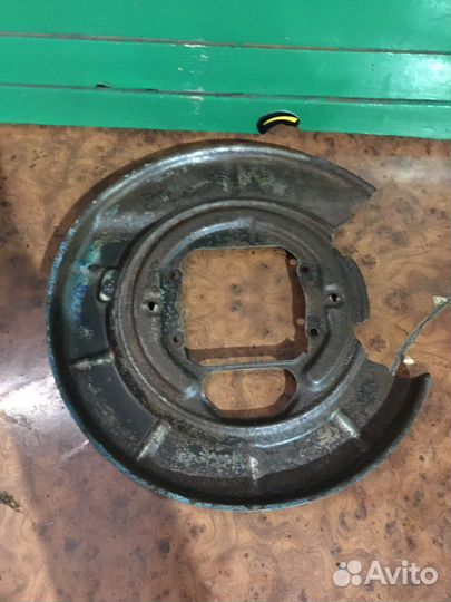 Кожух тормозного диска задний BMW E39