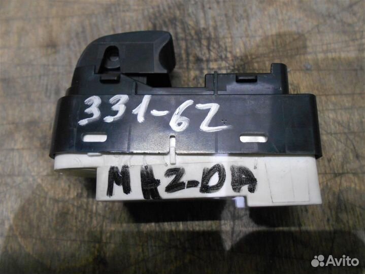 Кнопка стеклоподъемника задней левой двери от Maz