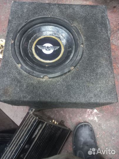 Акустика в автомобиль