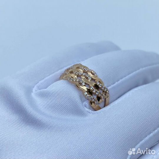 Золотое кольцо с камнем 18,5р