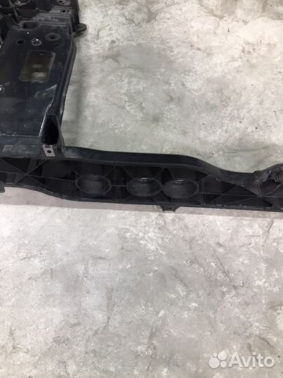 Передняя панель (телевизор) Hyundai Tucson 3(3780)