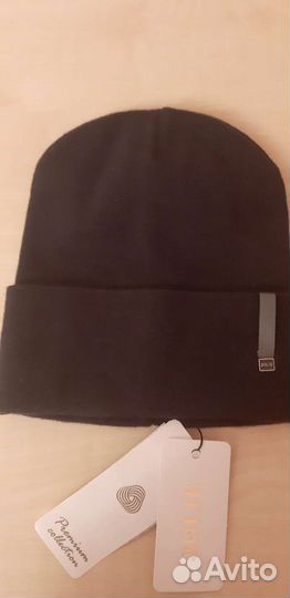 Новенькая стильная теплая шапочка