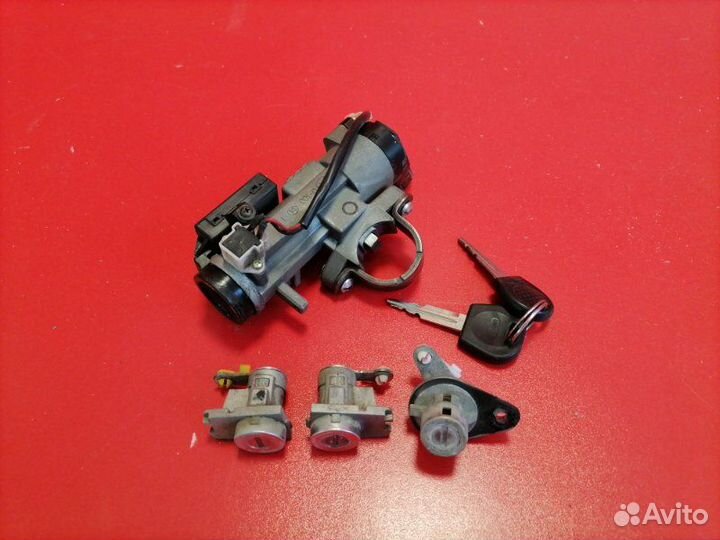 Замок зажигания Chevrolet Aveo T250 B12D1 2010