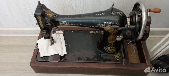 Швейная машинка зингер