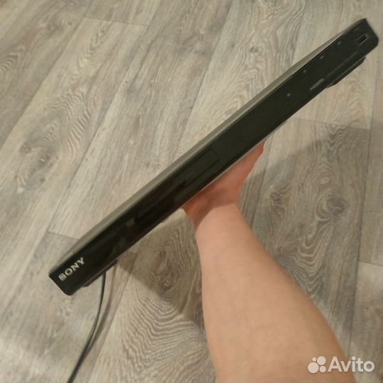 Медиапроигрователь Sony DVP-NS728H