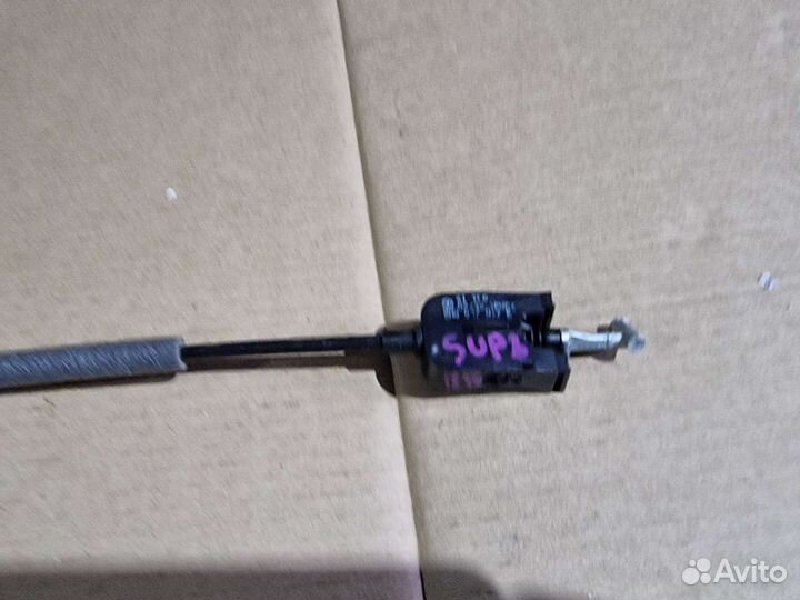 Трос открывания передней двери Шкода Суперб