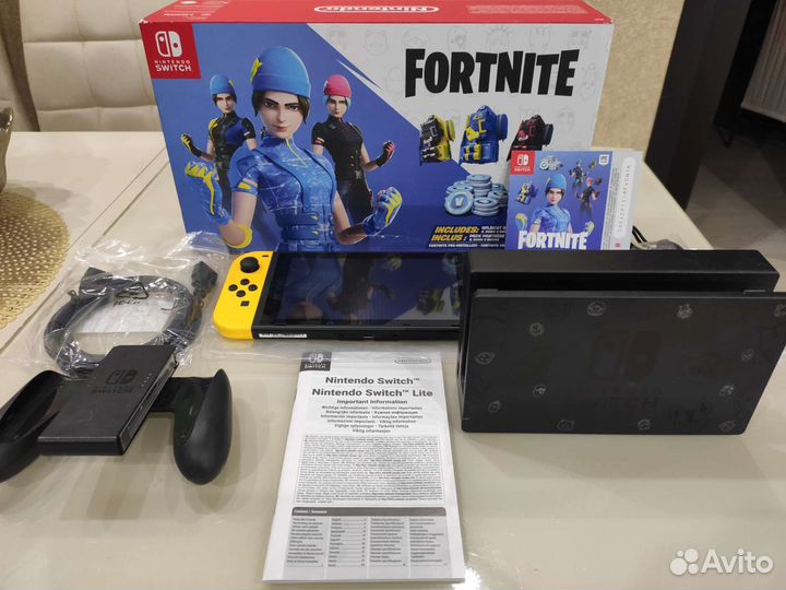 Продам прошитую Nintendo Switch и много игр