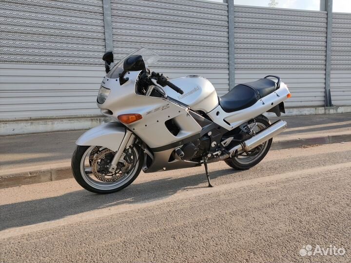 Kawasaki ZZR 400 2005 год