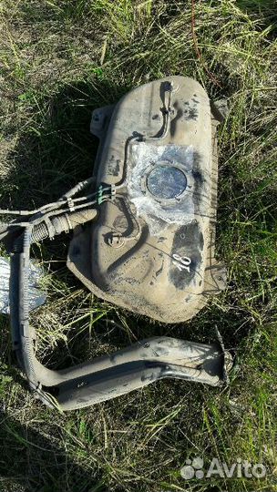 Бензобак бак топливный Фиат Линеа