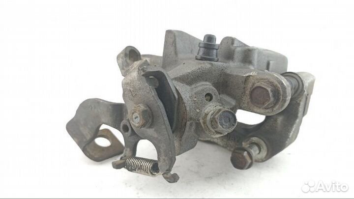 Суппорт задний левый Toyota Corolla ZRE151 2010